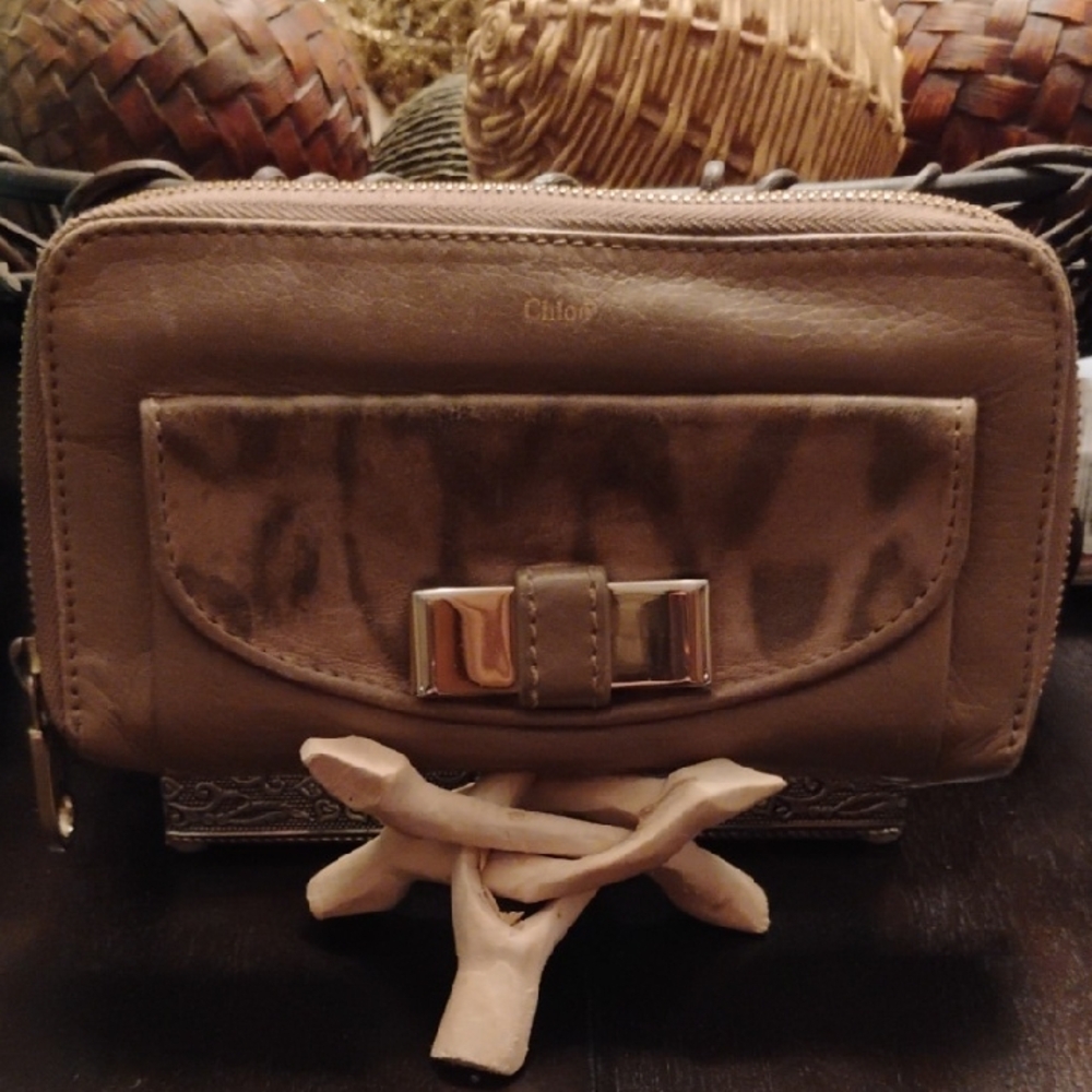 Chloe Leather Bow Wallet